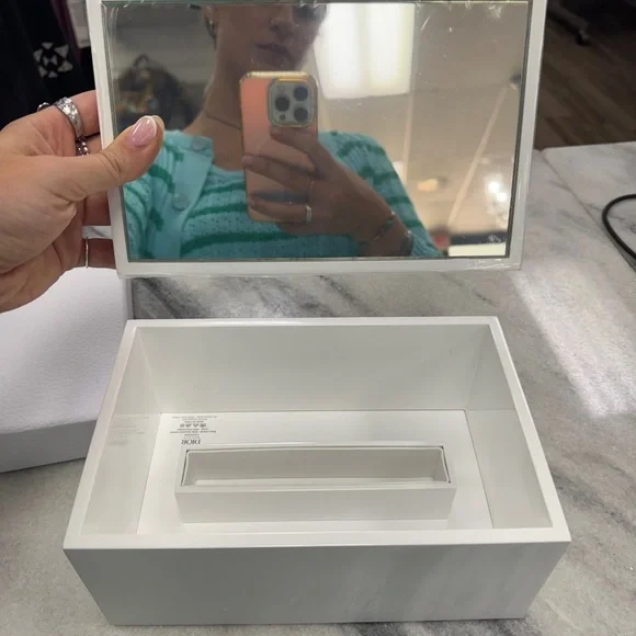 Dior Jewelry/Vanity Box with Gold Logo - Picture 8 of 9